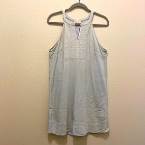 SKIES ARE BLUE knee length light blue dress